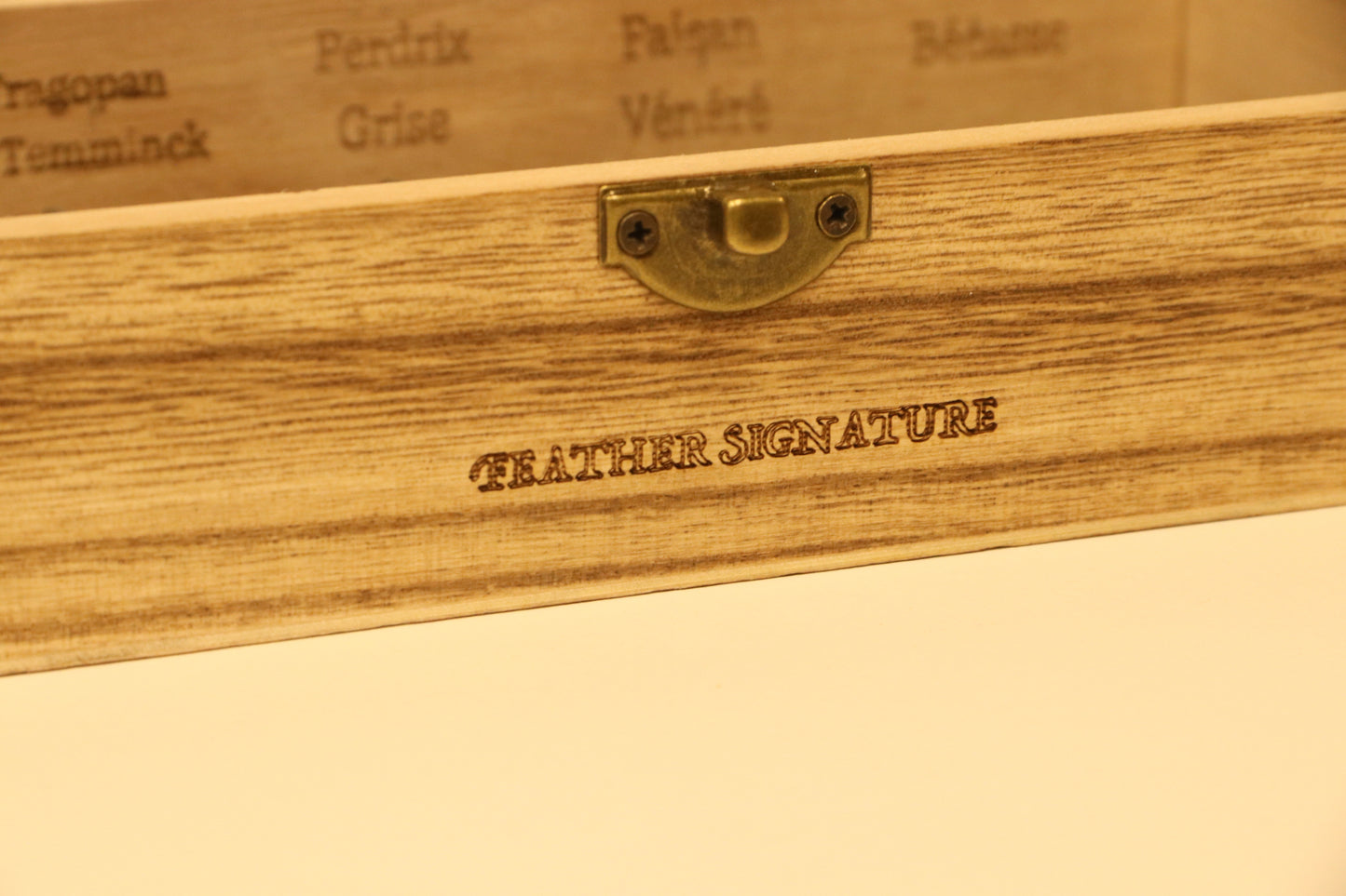 [PRECOMMANDE] Feather Signature - Edition limitée
